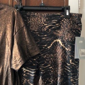 New Marika Gold Snake skin Capri leggings